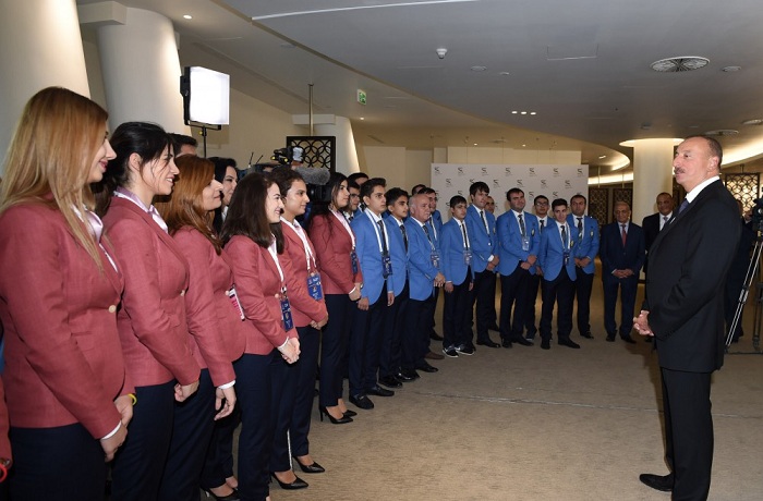 President Aliyev meets with national athletes competing in Baku Chess Olympiad